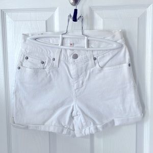 White Levi’s Shorts